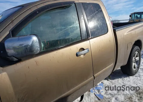 2004 Nissan Titan Se z USA, uszkodzony, nr VIN 1N6AA06A04N574640